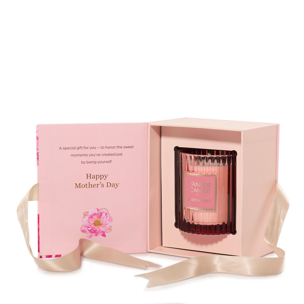 Mother’s Day Sweet Moments Candle Gift Set - Image 5