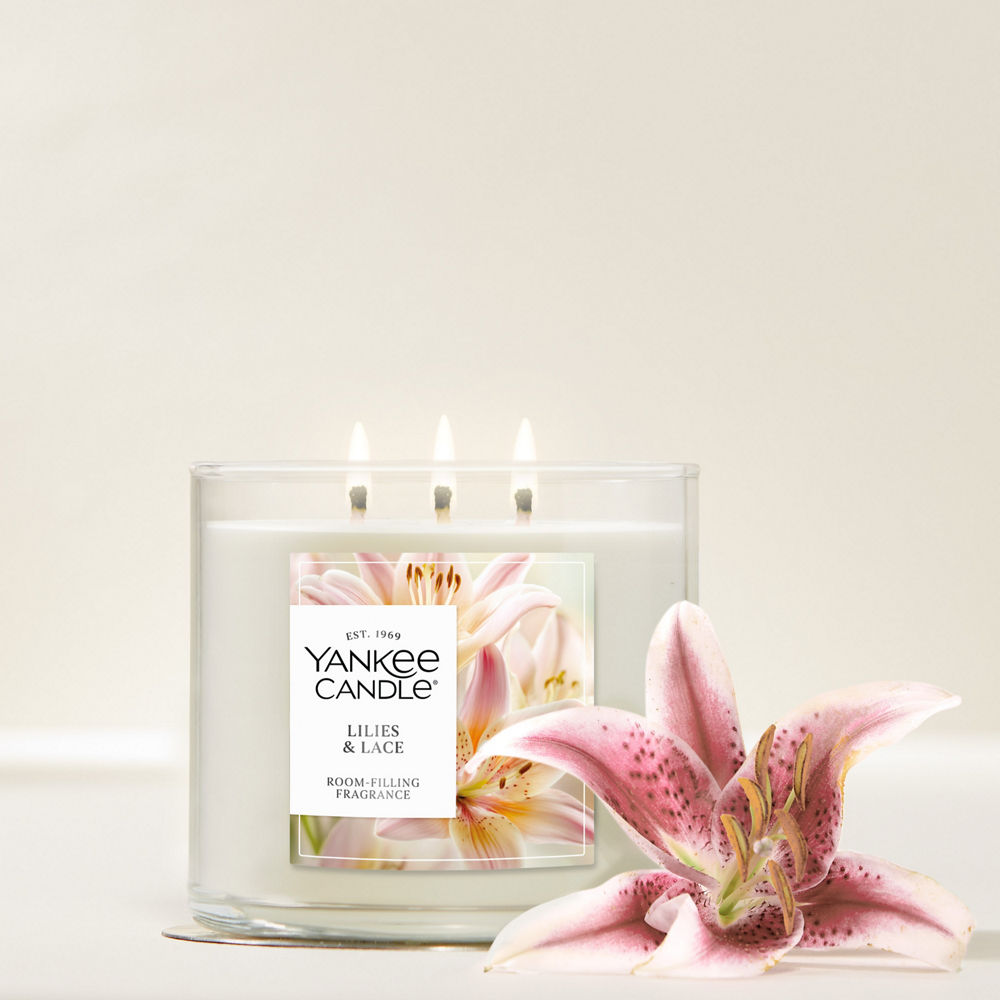 Lilies & Lace 3-Wick Candle - Image 2
