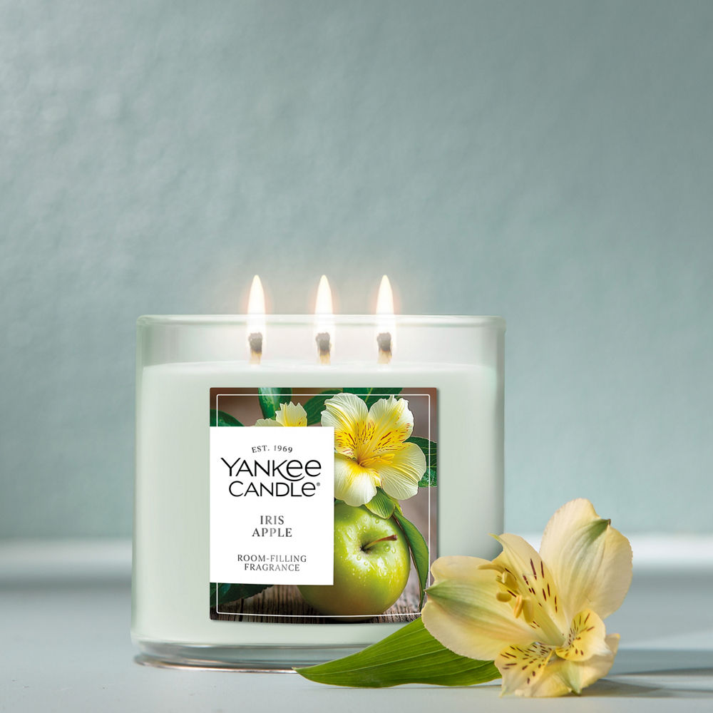 Iris Apple 3-Wick Candle - Image 2