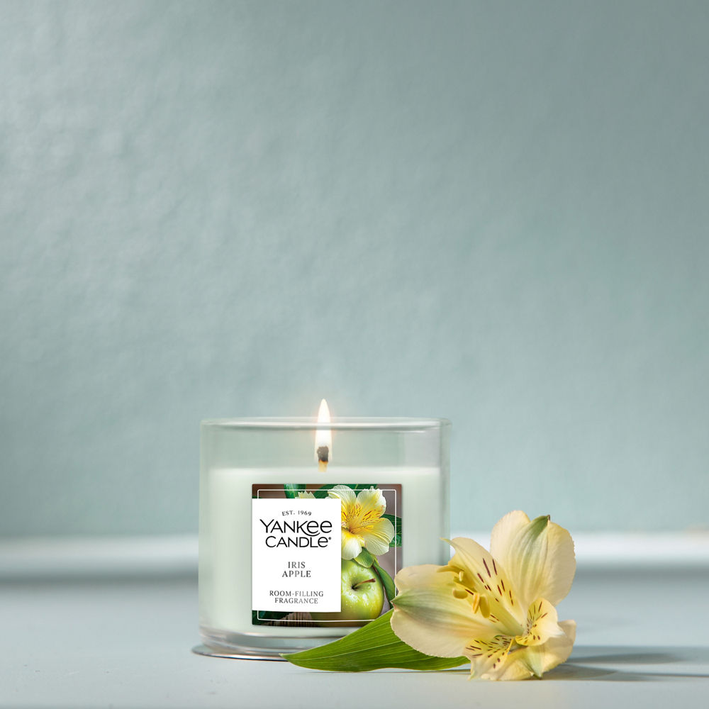 Iris Apple Small Tumbler Candle - Image 2