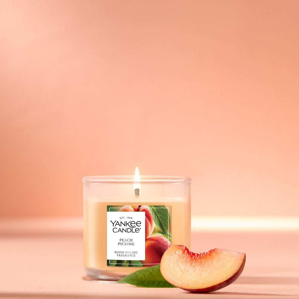 Peach Picking Small Tumbler Candle - Image 2
