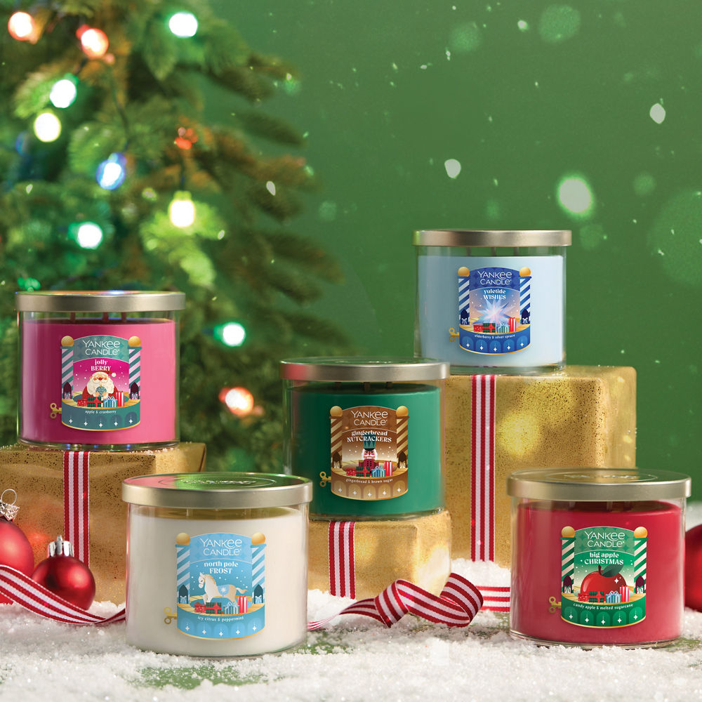 Yuletide Wishes 3-Wick Candle - Image 5